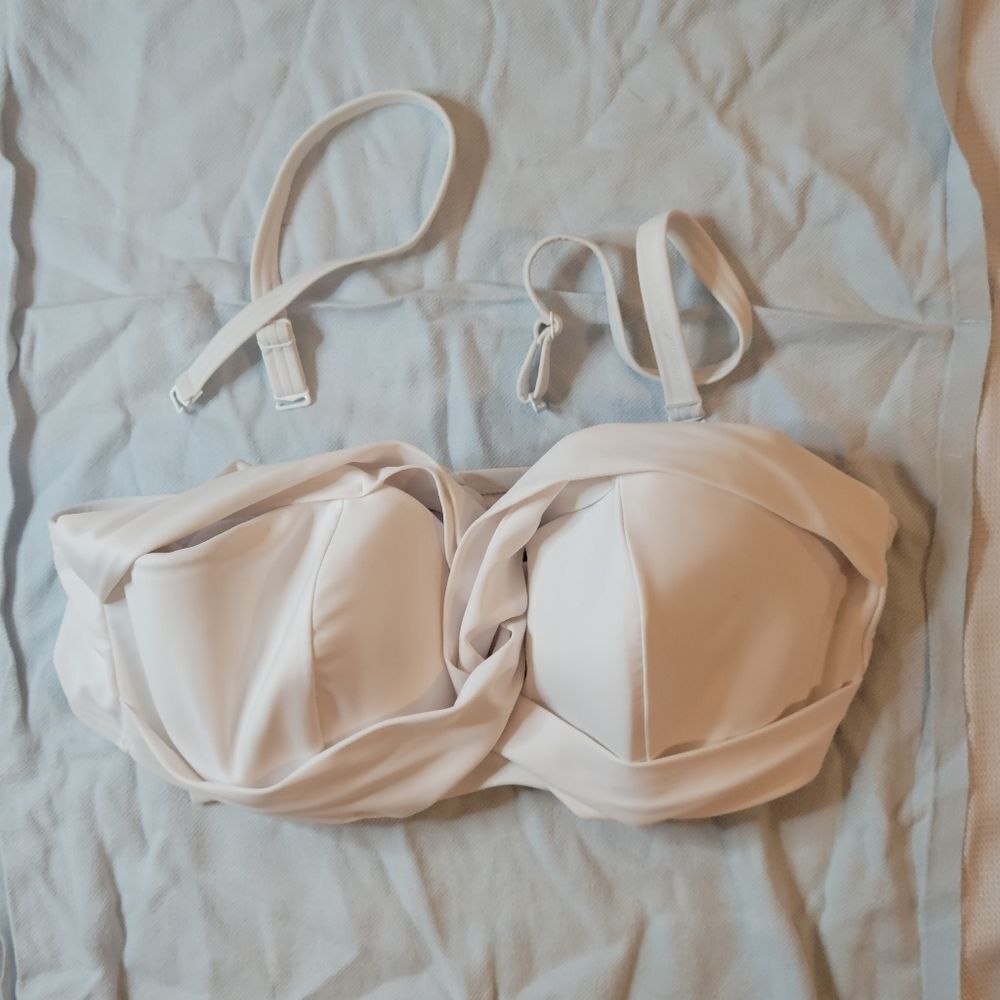 NWOT Figleaves Convertible Bikini Top; 38D - Picture 2 of 7
